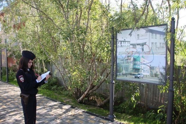 На Ямале ищут вандалов, которые испортили стенды для фотографий
