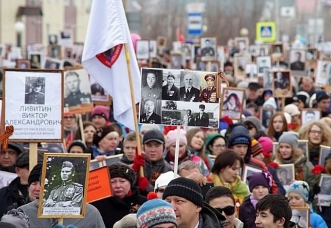 В «Бессмертном полку» на Ямале 9 мая прошли более 23 тысяч человек