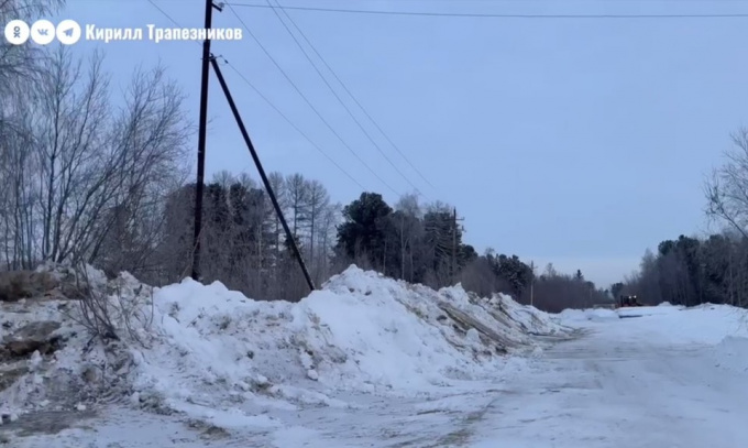После масштабного потопа в Тарко-Сале начали строить водозащитную насыпь   