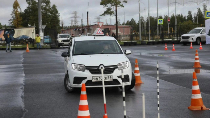 Город автоневест: Муравленко ненадолго станет столицей женского вождения в ЯНАО