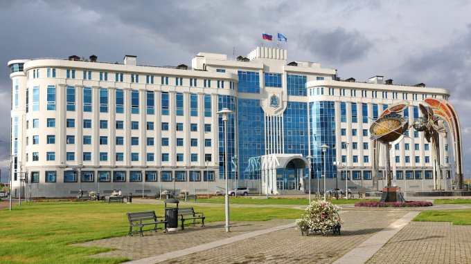 Соцработникам Ямала повысят оклады