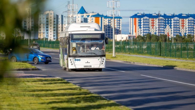 В Ноябрьск и Новый Уренгой приехали праздничные автобусы
