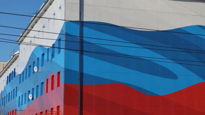 Дом-флаг засиял в Ноябрьске
