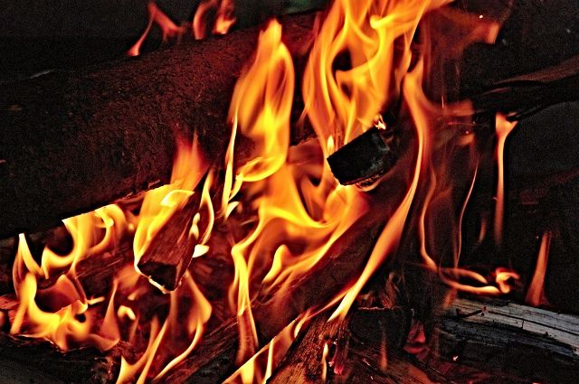 Ямальские пожарные спасли 20 человек от отравления угарным газом