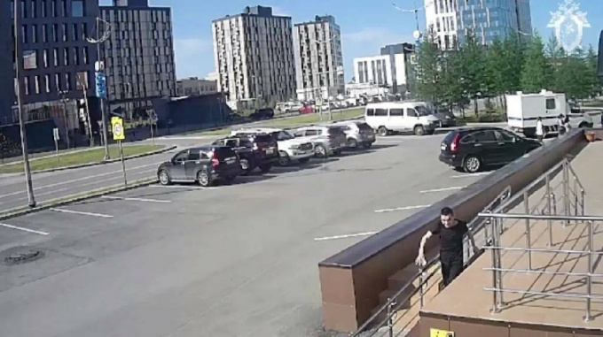 В Новом Уренгое побег двух наркоторговцев попал на видео