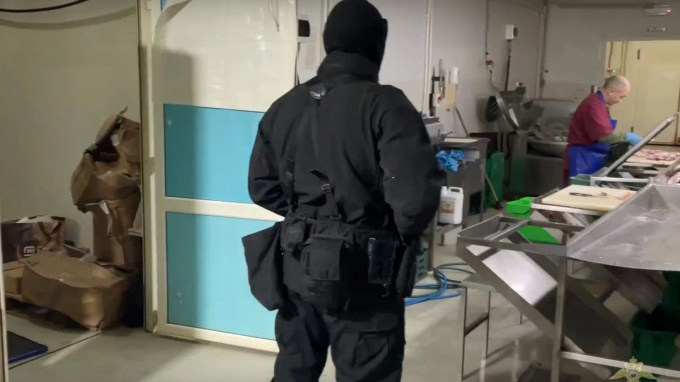 СОБР и обыски: на Ямале расследуют дело консервных миллионеров