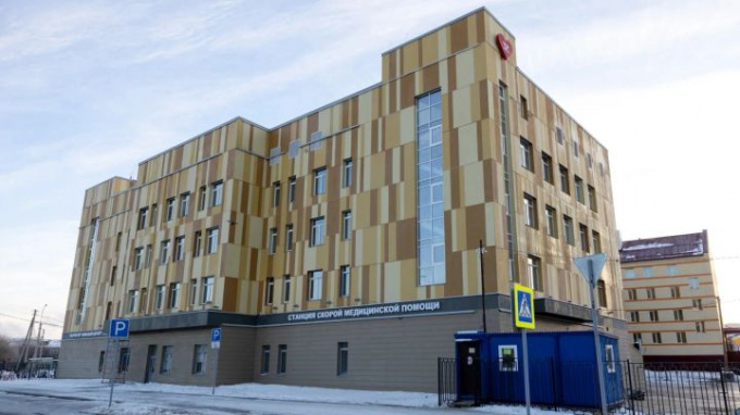 Артюхов и Титовский проверили медгородок в Салехарде