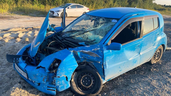 Два автомобиля столкнулись по пути в надымский аэропорт